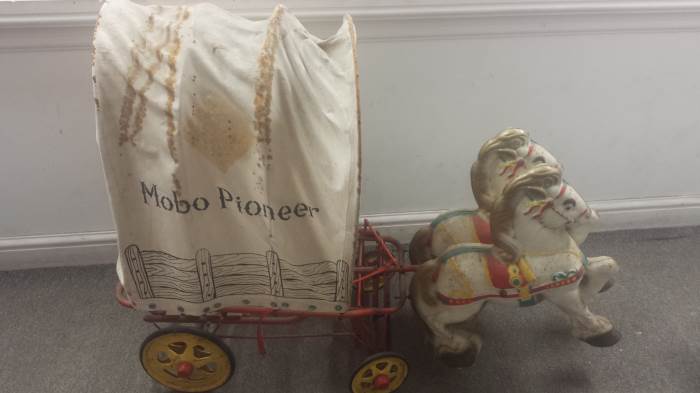 Mobo Pioneer Wagon