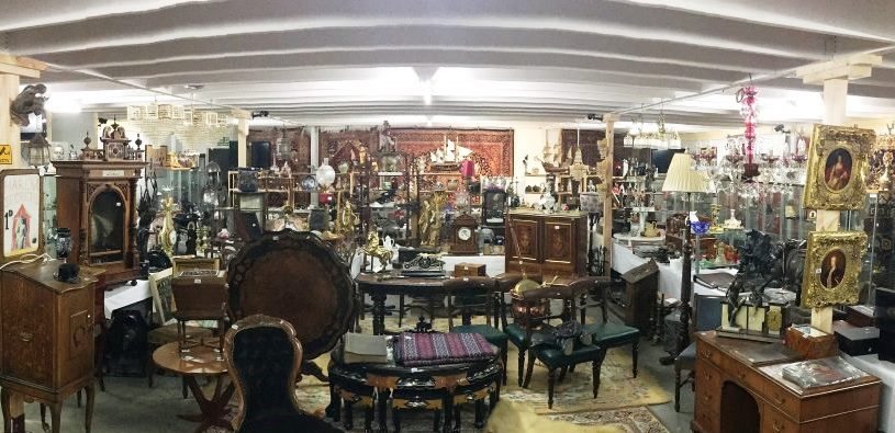 unique auctions auction room