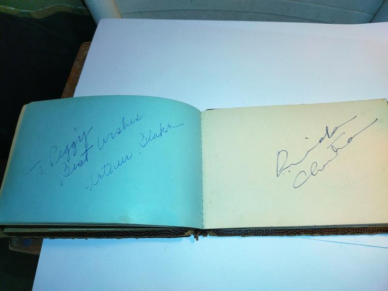 Excellent Autograph Book including Walt Disney, Judy Garland and John Wayne  - Unique Auctions