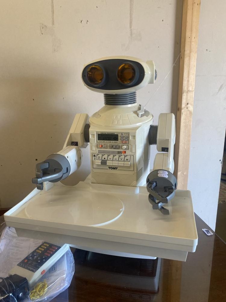 Tomy Omnibot 2000 with tray